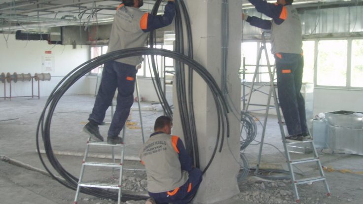 kolon kablolarının çekimi